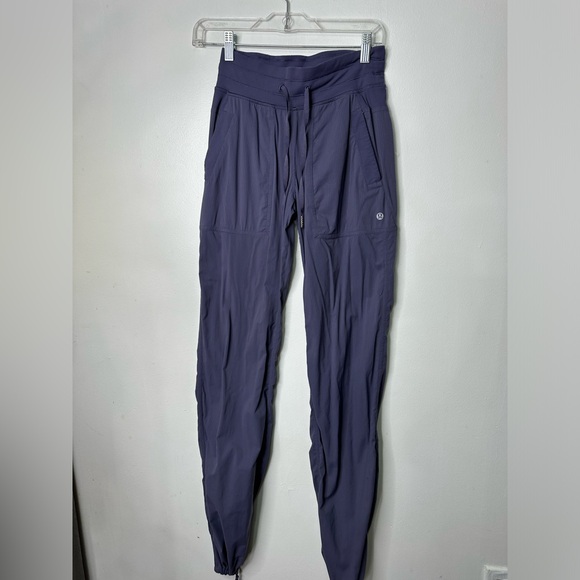 Women’s Lululemon Dance Studio pants - Picture 4 of 10